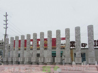 中国建筑的石龙柱
